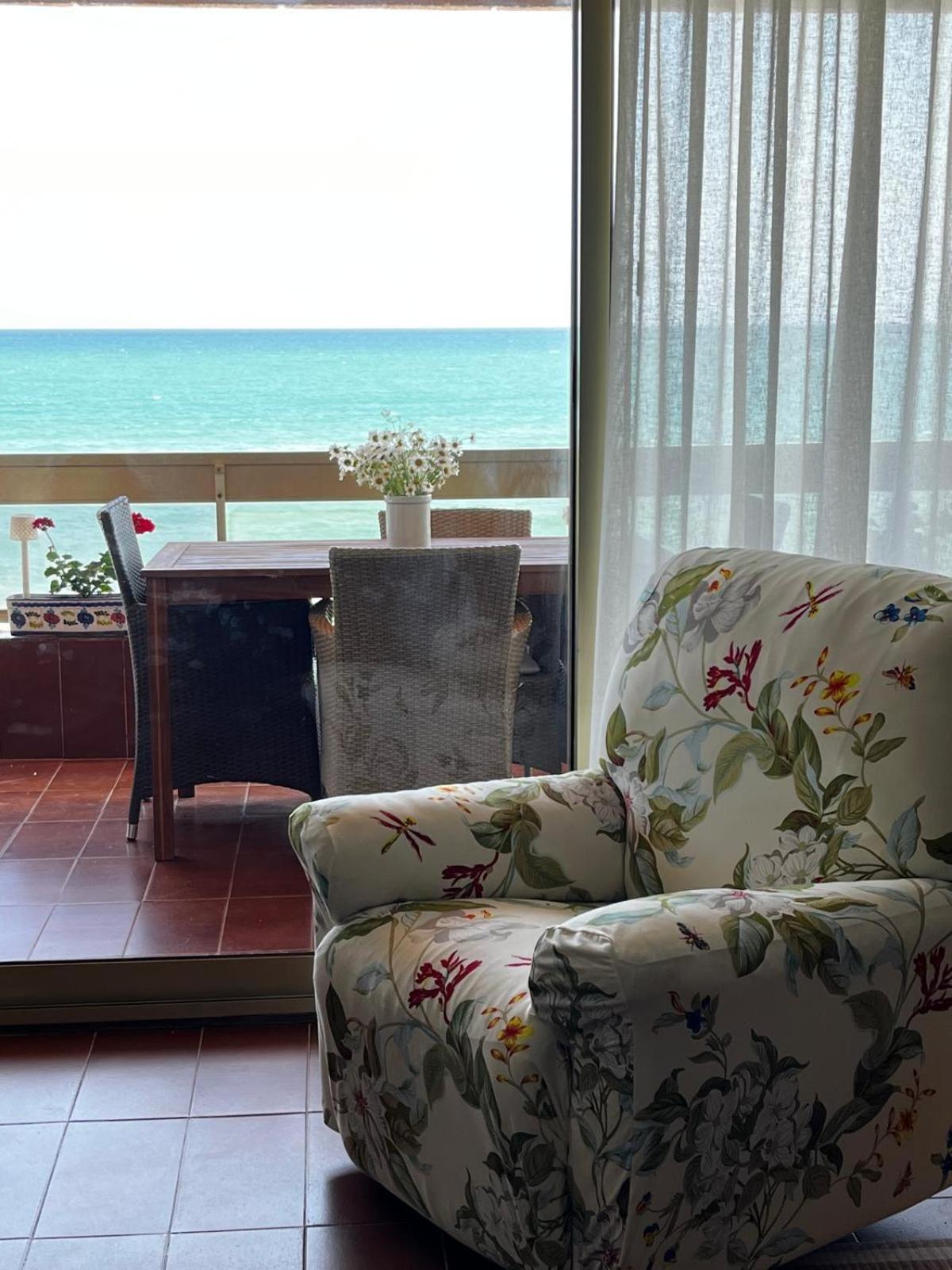 Acogedor Y Amplio Apartamento Familiar A Pie De Playa Calafell Luaran gambar