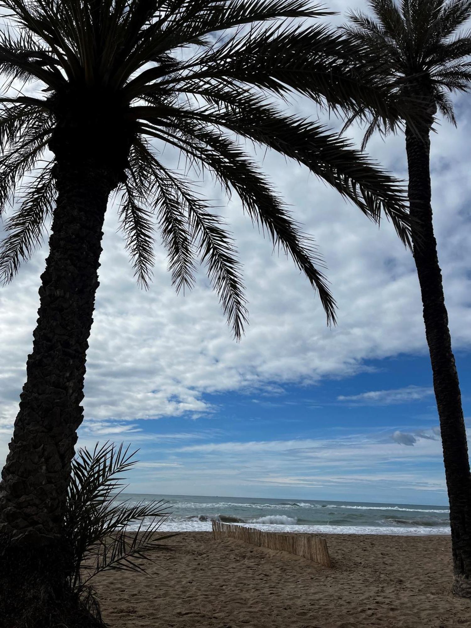 Acogedor Y Amplio Apartamento Familiar A Pie De Playa Calafell Luaran gambar
